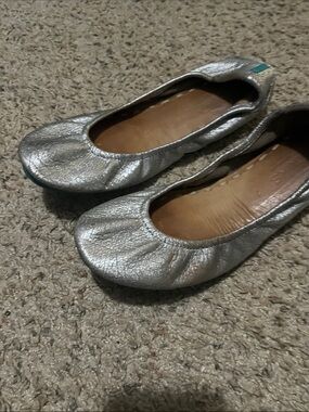Tieks silver screen